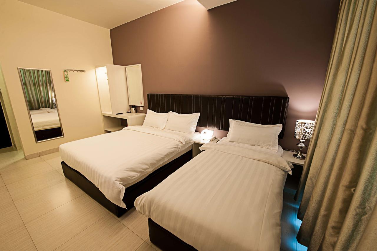 Seven Hotel Putatan Eksteriør billede