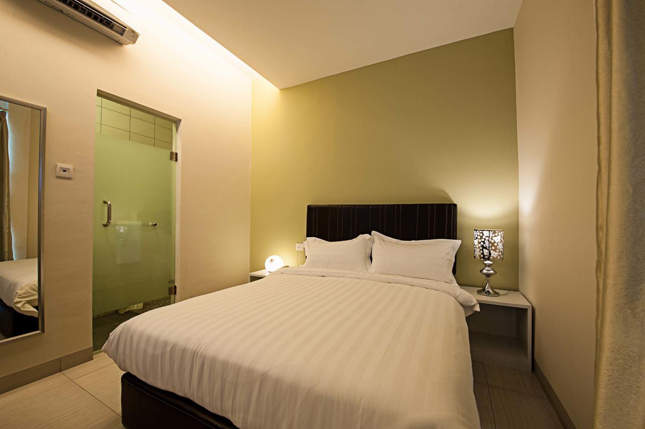 Seven Hotel Putatan Eksteriør billede
