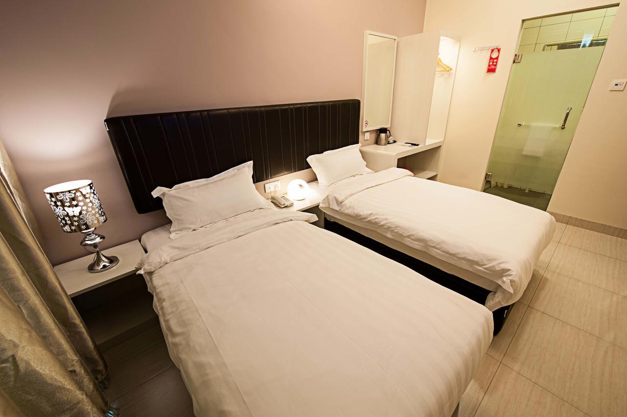 Seven Hotel Putatan Eksteriør billede